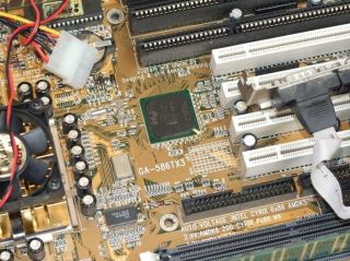 AMD - K6 - 2 400MHz on Gigabyte GA - 586TX3 AT Socket 7 motherboard 4