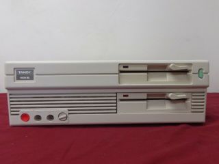 Vintage Tandy 1000 Sl Personal Computer - Powers Up -
