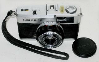 Vintage 35mm Viewfinder Camera Olympus Trip 35 W.  D.  Zuiko 2.  8/40mm