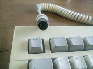 Commodore AMIGA 2000 Keyboard 6