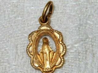 Vintage Creed 10k Solid Gold Virgin Mary Medal Pendant Madonna Medallion