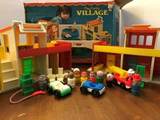 Vintage Fisher Price Little People Play Family Village 997 Figures Vehicles Box