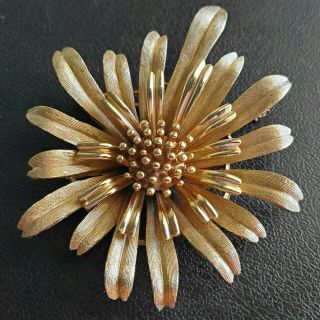 Signed Crown Trifari Vintage Gold Tone Flower Quality Metal Work Brooch Pin N103