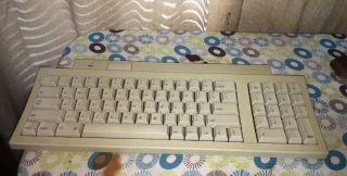 Vintage 1990 Apple Keyboard II,  M0487,  With Cable 3