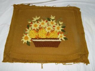 Vintage Crewel Embroidery Needlepoint Finished Flowers In Basket Daisies 19734