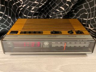 Vintage Ge Alarm Clock Radio - Model 7 - 4624b - Wood Grain - Great