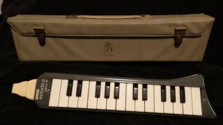 Vintage Hohner Melodica Piano 26 W/case Fully Functional Very