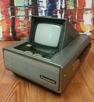 Vtg 1981 Panasonic 5 " Portable Tv & Radio Model Tr - 5050p
