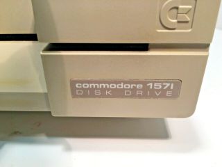 COMMODORE 1571 DISK DRIVE COMPLETE WITH USER GUIDE FOR COMMODORE 128 COMPUTER 3