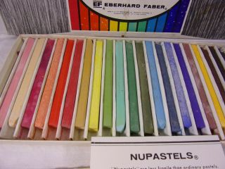 Vintage 1950s NUPASTEL EBERHARD FABER 24 Count Artists Pastel Color Sticks 3