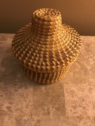Small Round Vintage Woven Sweetgrass Basket With Lid 2