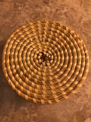 Small Round Vintage Woven Sweetgrass Basket With Lid 4