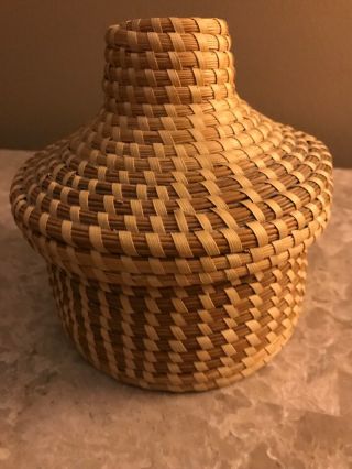 Small Round Vintage Woven Sweetgrass Basket With Lid 5