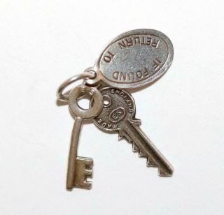 Two Hotel Keys And Tag Sterling Silver 925 Vintage Bracelet Charm 1.  3g