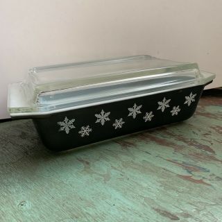 Vintage Pyrex 575 - B 2 Qt Black Snowflake With Lid Space Saver Refrigerator