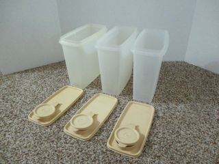 3 VINTAGE TUPPERWARE CEREAL KEEPERS CONTAINERS STORE ' N POUR 13 CUP WHITE GOLD 3