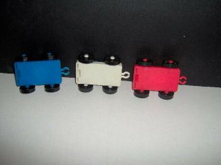 3 VINTAGE FISHER PRICE LITTLE PEOPLE CARS WITH C HOOK FOR BOAT TRAILER GARAGE 4