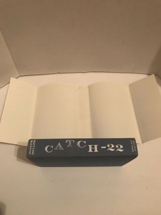 CATCH - 22 by Joseph Heller 1961 1st year edition Hardcover Vintage 5
