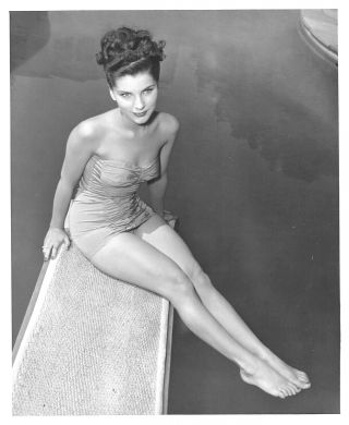 Debra Paget Sexy Legs And Bare Feet Vintage 50s Swimsuit Cheesecake Pinup Photo