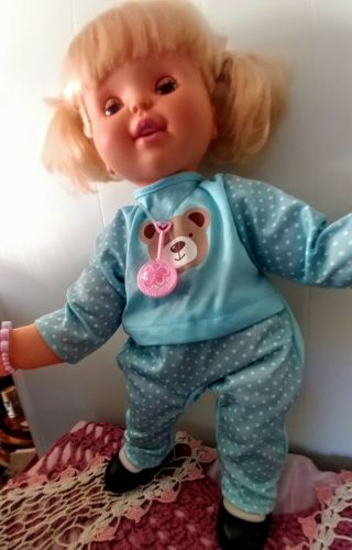 Vintage Toy Biz 1992 Electronic Talking " Baby Loves To Talk " Doll,  Interactive