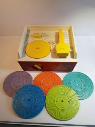 Vintage 1971 Fisher Price Music Box Record Player Wind Up 5 Records