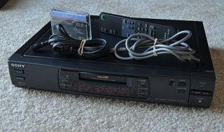 Sony Ev - C200 Hi8/video8/8mm Vcr Cassette Player W/orig.  Remote - Perfectly