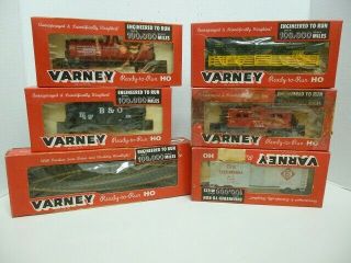 5 - Vintage " Varney Ho Ready To Run Train Cars " In Boxes,  Tracks