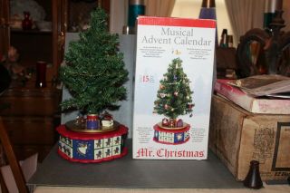 Vintage Avon Christmas Advent Revolving Musical Christmas Tree Complete