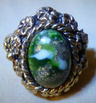 Vintage 1969 Sarah Coventry Cleopatra Ring Hinged Compartment Green Mica Stone
