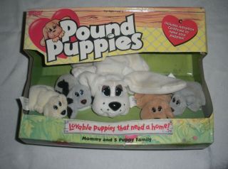 Vintage 1995 Pound Puppies Mommy And 4 Puppy Family