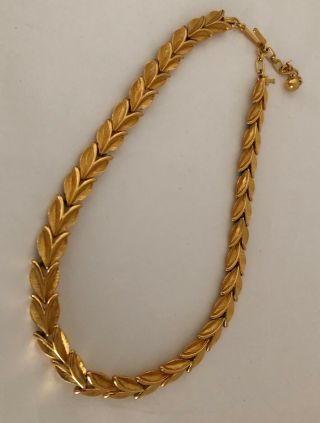 Vintage 1950s 60s Trifari Gold Tone Leaf Link Chain Style Necklace