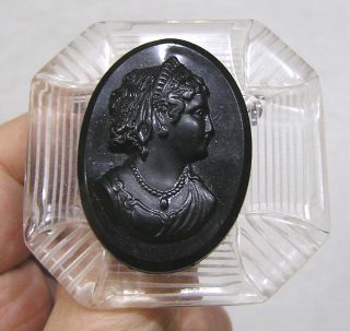 Vintage Jewelry Carved Black Plastic Cameo Brooch Pin Lucite Frame 1940s