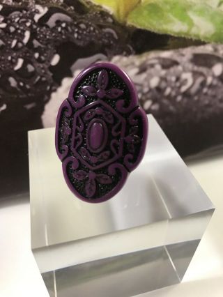 Vintage Carved Purple Lucite Goth Retro Crest Ring Size 7