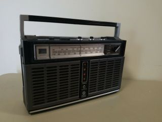 Vintage 8 Track Tape Player Portable General Electric Am/fm Radio