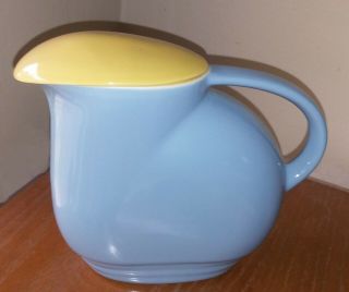 VINTAGE HALL WESTINGHOUSE WATER TEA REFRIGERATOR PITCHER LID ICE LIP BLUE YELLOW 2