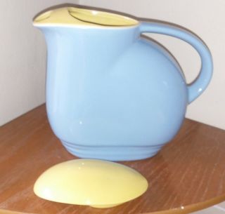 VINTAGE HALL WESTINGHOUSE WATER TEA REFRIGERATOR PITCHER LID ICE LIP BLUE YELLOW 5