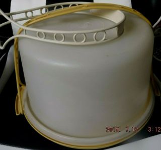 Vintage Tupperware Cake Taker - Carrier With Handle - Extra White Handle