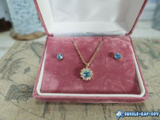 Vintage Boxed Faux Gold Necklace 19 " Faux Blue Sapphire Pendant And Earrings
