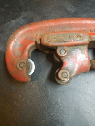 Vintage RIDGID NO 2A HEAVY DUTY PIPE CUTTER TOOL CAST IRON 1/8 