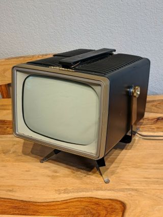 Rca Victor Vintage Portable Tv Television Model 8 - Pt - 7032