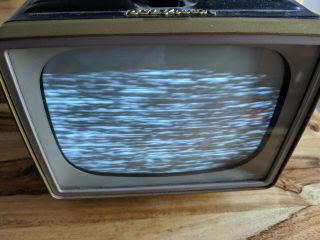 RCA Victor Vintage Portable TV Television Model 8 - PT - 7032 4