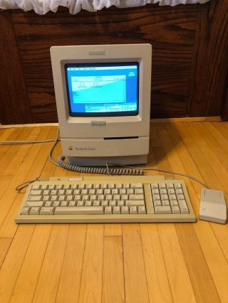 Vintage Apple Macintosh Classic Computer M1420 With Keyboard & Mouse - 1991