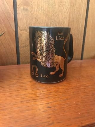 Vintage LEO Coffee Mug Black Gold Milk Glass Federal Glass Zodiac Astrology 2