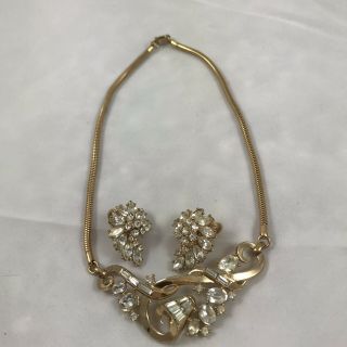 Vtg Crown Trifari Gold Tone Rhinestone Necklace Earring Set