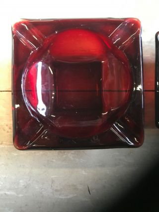 2 VINTAGE RUBY RED ANCHOR HOCKING SQUARE ASH TRAYS 2