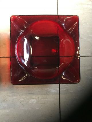 2 VINTAGE RUBY RED ANCHOR HOCKING SQUARE ASH TRAYS 3