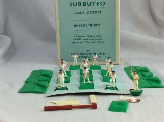 Vintage Subbuteo Table Cricket 00 Scale Fielders - England 2