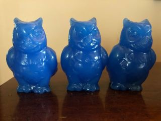 3 Charming Vintage Owls In Blue Opaque Milk Glass