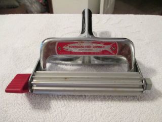 Vintage Townsend Fish Skinner Made In The Usa Des Moines Iowa Us Pat No 2547237