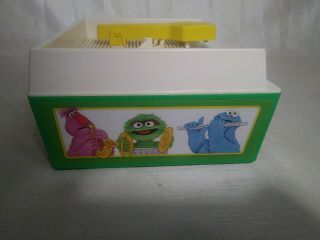 Vtg Fisher Price SESAME STREET Music Box RECORD PLAYER 5 Records Wind Up Toy 3